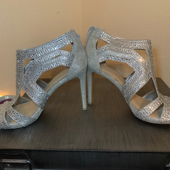 Gianni Bini silver Studded Dress Sandal - Picture 6 of 6